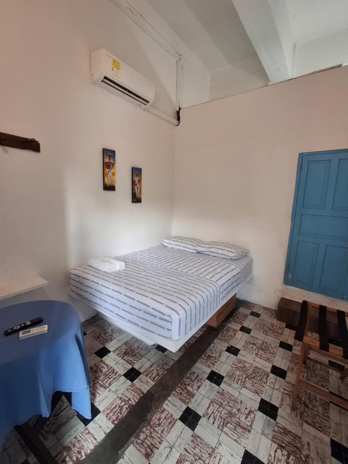 1811 Hostal *