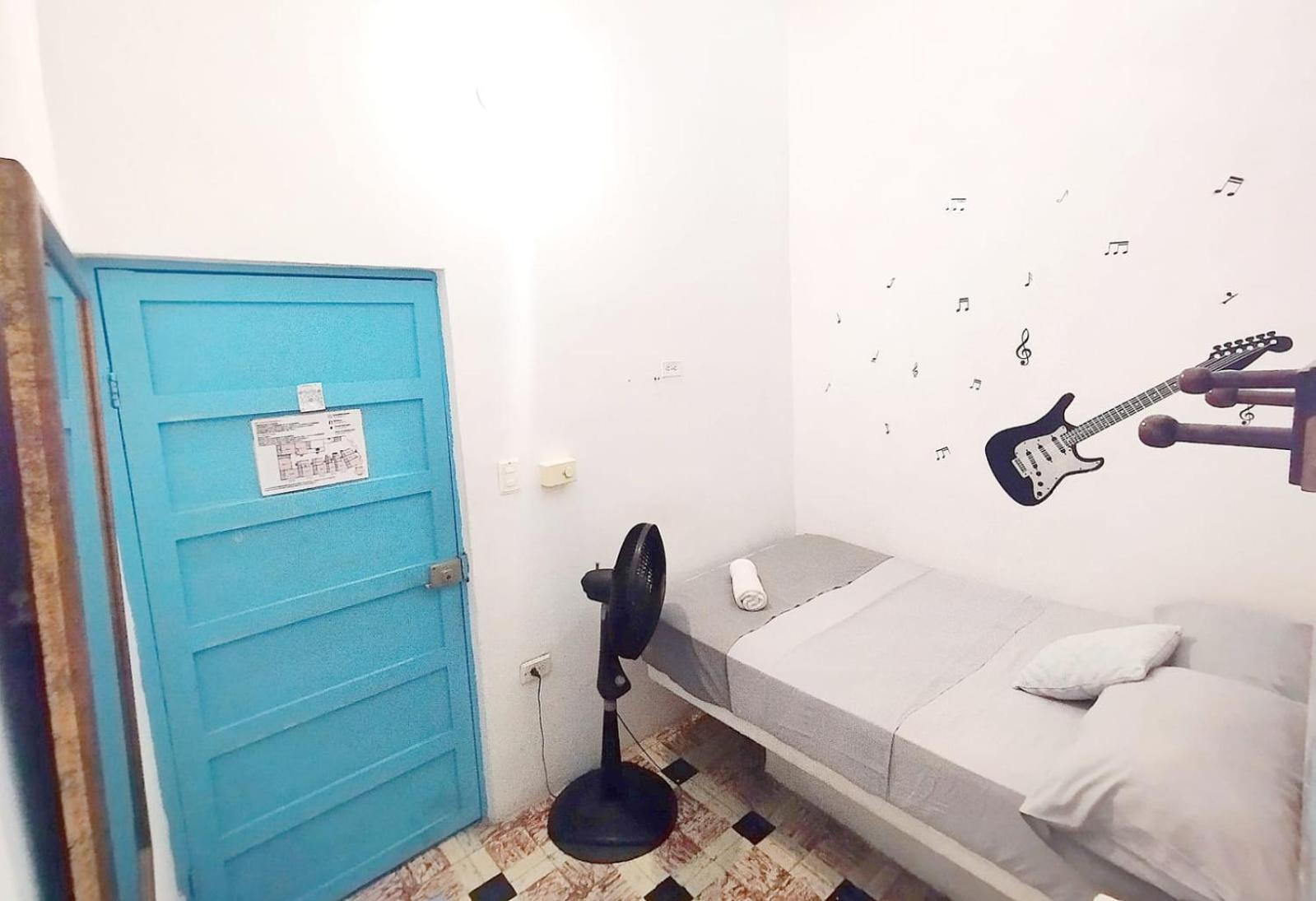 1811 Hostal *