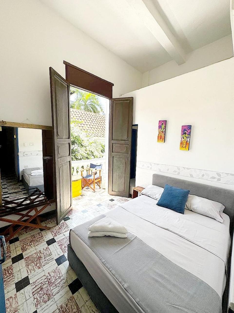 Hostel 1811 *